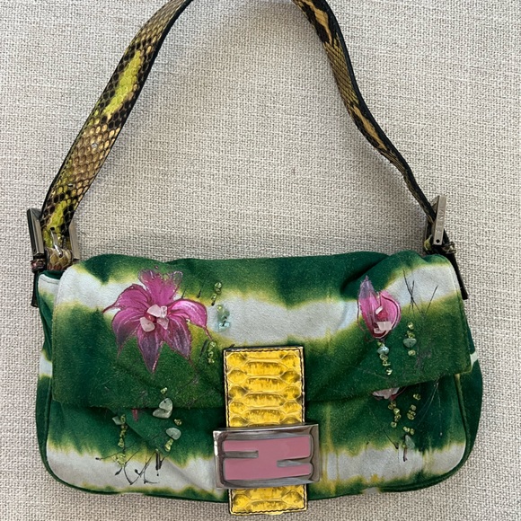 Fendi Baguette - Picture 4 of 7